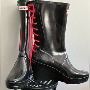 Hunter heeled Rain boots with red lacing